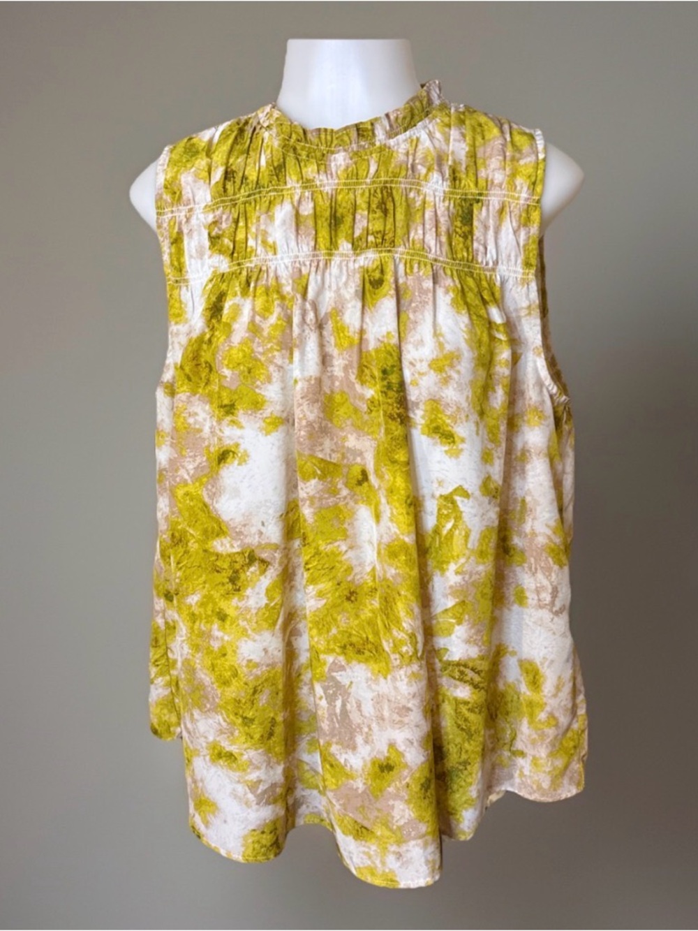 Yellow Green Abstract Print Sleeveless Blouse Ruffle Neck Keyhole Back Sz L